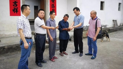 丰顺县教师进修学校帮扶队深入山村慰问帮扶五保老人