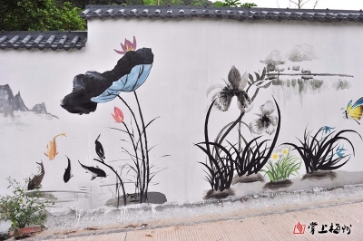 高清大图丨梅江区泮坑残旧砖墙变身“彩绘长廊”