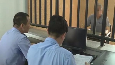 梅县一六旬男子用士多店作掩护“兼职”“六合彩”抄单被刑拘