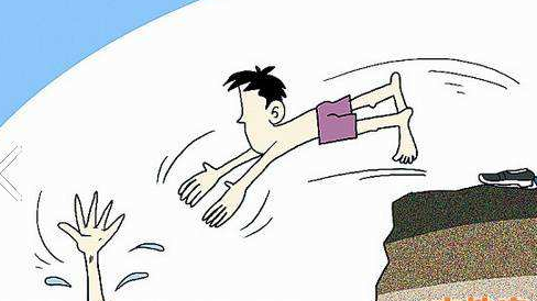 点赞！丰顺一女子不慎落水 路过环卫大哥果断施救