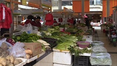 市创文办到梅县区督查集贸市场规范建设工作