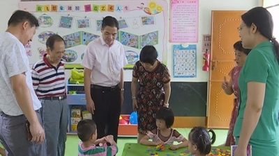 刘彩波看望慰问留守儿童：用爱呵护孩子健康成长