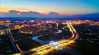 兴宁大道灯光璀璨扮靓兴城夜景
