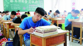 高考零分作文是真的吗？阅卷老师：题目写对就有2分