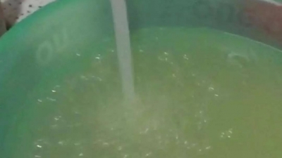 这样的自来水，你敢喝吗？反正我是不敢喝！丰顺潭江村民质疑自来水水质