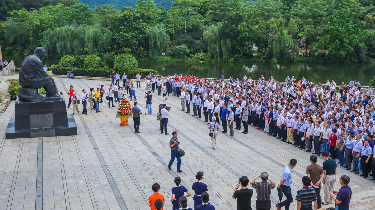 各地老区代表在梅州开展教育见学活动
