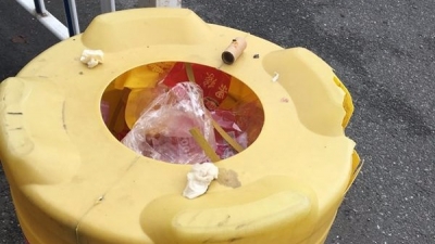 看准了！这是防撞桶 不是垃圾桶