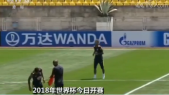 瞅瞅人家巴西队！嬉笑追逐过生日,备战世界杯底气足