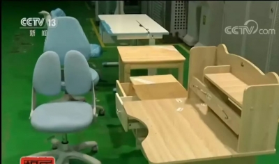 安装施工时发现定制的家具货不对板，定金能退吗？