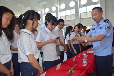 梅江区团委开展“6.3虎门销烟日”禁毒宣传活动