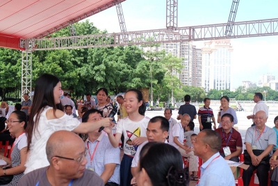 一起来邂逅诗和远方！梅江区近200名文人墨客共度诗人节