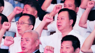 不忘初心！市领导们与千名公安干警铿锵宣誓重温入党誓词