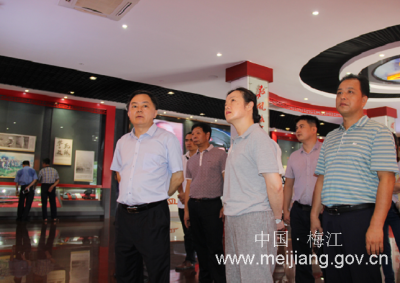 梅江区政协组织干部职工政协委员开展主题党日活动