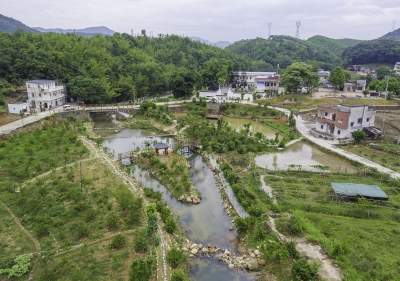 丰顺丰良桃花溪边的亭台桥，小编：美到窒息