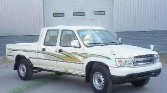 五华阿哥猛踩他人三脚致骨折！仅仅是因为这件事… 