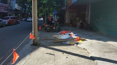 居然发出“霸道”大招？！梅城这家商铺竟这样搞装修