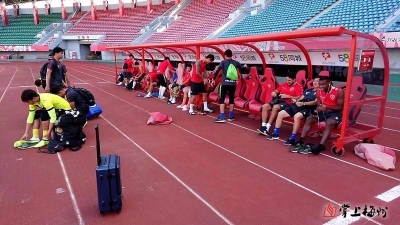 南北球乡明日再遇中甲赛场 梅县铁汉踩场气氛轻松