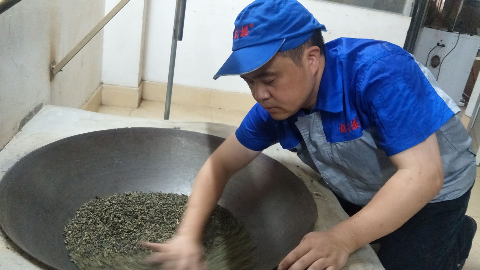 梅州新农人｜温利忠：制茶工艺傻瓜化  经营模式懒人化
