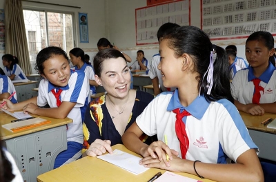 跟外国人一起学英语！外教志愿者送教到五华山区