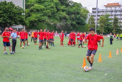 全国青少年足球夏令营在梅开营 4省180多名球员齐聚球乡