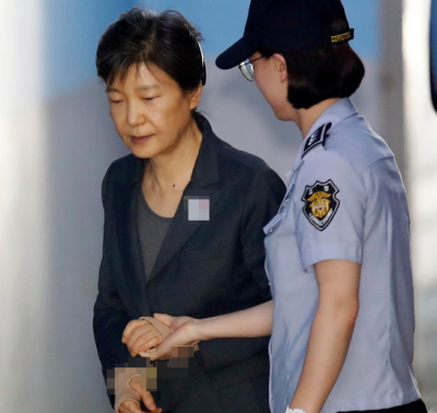 获刑8年！朴槿惠涉国家情报院受贿案和违法选举法案