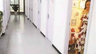 网络主播经纪公司盯上大学生，承诺月入万元实则只有几百