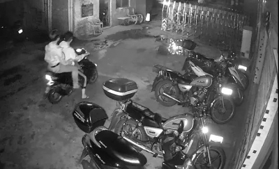 没钱上网...梅江区两未成年“点子王”盯上鬼火摩托车