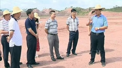 钟光灵率队到梅县区畲江园区开展调研工作