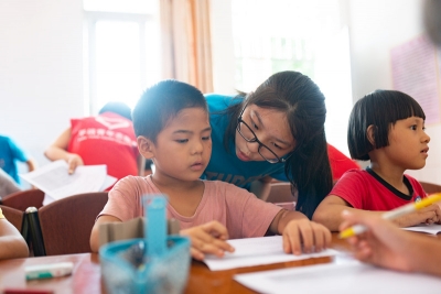 平远石正镇棉洋村开展“七彩假期”志愿活动关爱留守儿童