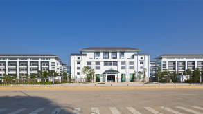 捷报频传！梅县外国语：从校园新秀到录取分数跻身前三甲