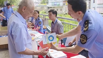 蕉岭举行2018年食品安全宣传周集中宣传活动