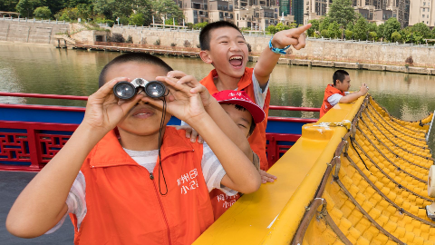 悠悠梅江水，浓浓客家情！梅州日报小记者乘游船畅游梅江