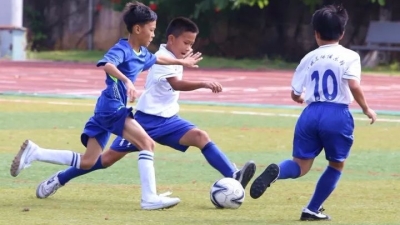 五华“新球王”公益足球夏令营开营 百名幼儿接受培育