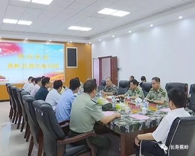 蕉岭县委县政府慰问驻梅部队官兵，畅谈军地发展，共叙鱼水情谊