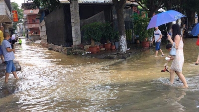 水浸街！梅城梅江四路爆水管，预计明日上午恢复供水