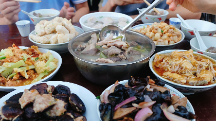 重现客家传统宴席 品味客家饮食文化