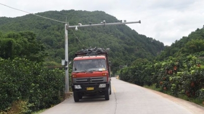 梅县这段路启用超载监控设备，10天抓拍违法行为295宗