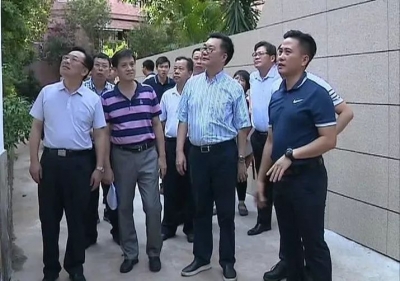 市创文办到梅县区程江镇督查挂点创文工作