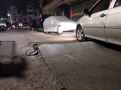 车主们可以放心了！丰顺汤坑石碑街剐蹭车辆路面已整平