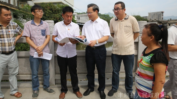 曾永祥遍访面上分散村：以基层党建引领脱贫攻坚