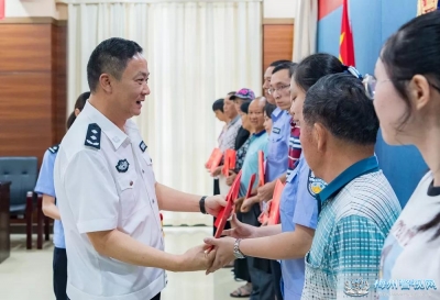 解警忧暖警心！梅州市公安局向12名民警发放重疾医疗救助金