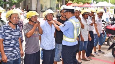 最暖整治！兴宁警企共建发放8000多顶安全头盔，宣传驾乘摩托车安全