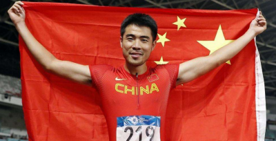 男子110米栏决赛：谢文骏13秒34夺冠 中国队9连冠！