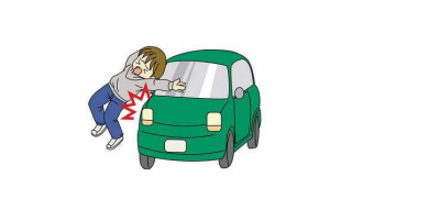 车头严重变形...梅江区一货车撞上小车致一人死亡  