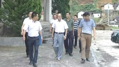 黄建庭深入大埔光德镇上礤村调研饮用水问题