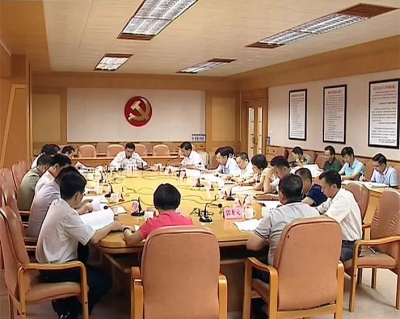 梅县区委区政府领导班子召开巡视整改暨全面彻底肃清李嘉万庆良恶劣影响专题民主生活会