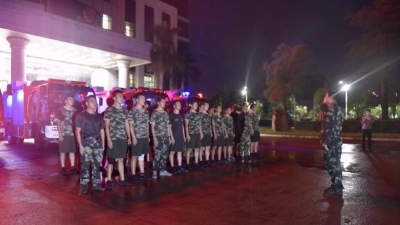 风雨驰援！梅州消防连夜奔赴潮南区参与洪涝抢险