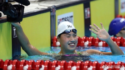 小姐姐太棒啦！女子200米蝶泳：张雨霏夺冠