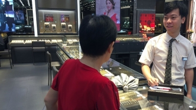 金子降价了 金饰搞促销？梅城市民很“佛系”