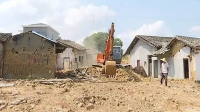 平远仁居镇高效率推进“三清三拆三整治”工作